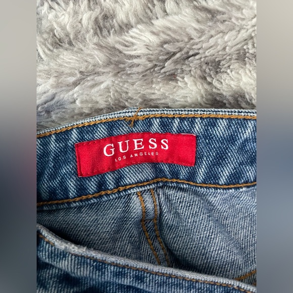 Women’s Guess Medium Wash Mom Jeans W26 - Picture 4 of 4